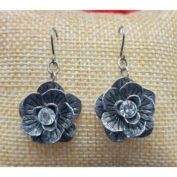 CUTE Premier Design Silver Tone Dangle 3-D Flower Earrings Crystal Centers - Picture 1 of 8
